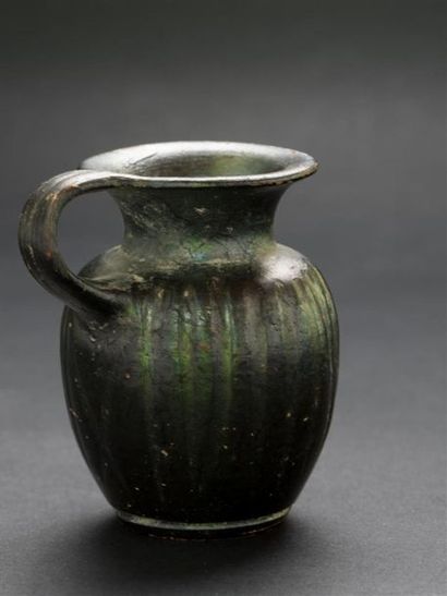 null Vase miniature « jouet d'enfant » en terre cuite vernissée noire, Grande Grèce,...