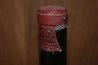 null Château Lafite-Rothschild, 1958
Une bouteille
Etiquette et capsule abîmées
Niveau...