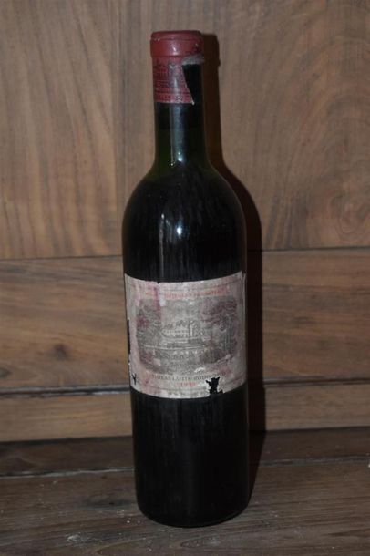 null Château Lafite-Rothschild, 1958
One bottle
Label and cap damaged Upper shou...