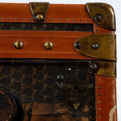 null MOYNAT in Paris, end of the 19th century, beginning of the 20th century
Trunk...