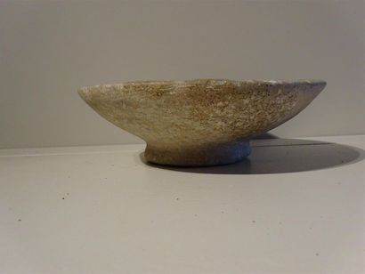 null Standing bowl in limestone, Egypt, Ptolemaic Period, 300 - 30 BC.
D. 25 H. 8...