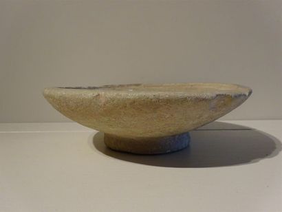 null Standing bowl in limestone, Egypt, Ptolemaic Period, 300 - 30 BC.
D. 25 H. 8...