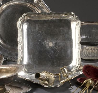 null Pair of silver bowls, Master goldsmith Claude Pierre Deville, Paris 1772-1773
Square,...