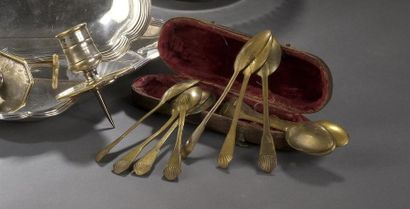 null Suite of ten small gilt bronze spoons from the Louis XV
period, shell net model,...