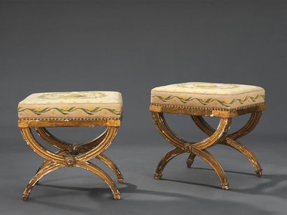 null Pair of moulded and carved wooden stools, Italian work from the end of the 18th...