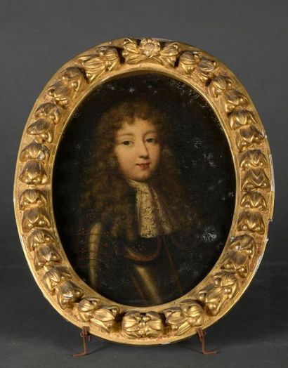  École FRANÇAISE vers 1660 Portrait présumé du jeune Louis XIV Toile ovale. Restaurations...