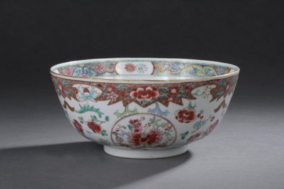Chine, période Qianlong (1736-1795) Bol en...