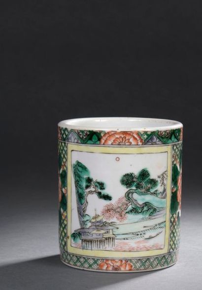 null China, 19th century
Porcelain cylindrical brush holder with polychrome decoration...