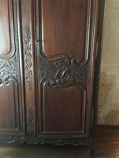 null Moulded and carved oak cupboard Normandy 18th century
It opens to two heavily...