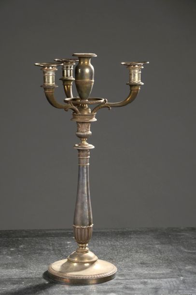 null Candélabre à quatre lumières en argent par Biennais (1798-1809)
A fût balustre...