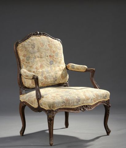 null Armchair in wood molded and carved by Gourdin of the Louis XV
period. Flat back,...