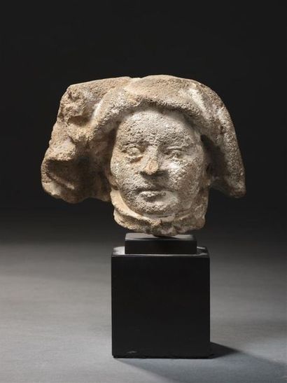 null France, first half of the 15th century
Small head of man
Limestone.
Wear and...