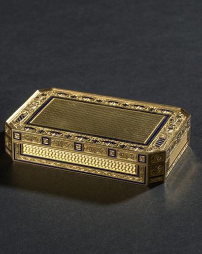 null Gold case, partially enamelled, mid 19th century
Rectangular shape with cut...