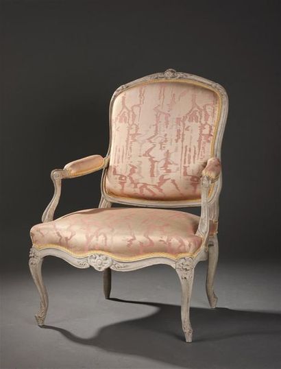 null Moulded and carved wooden armchair stamped I Gourdin of the Louis XV
period....
