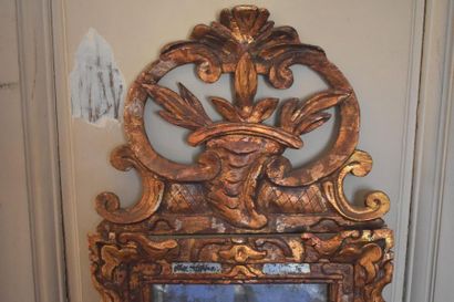 null Regency period carved and gilded wood mirror
Small accidents and restorations.
87...