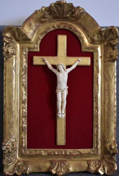 null Christ en croix, première moitié du XVIIIe siècle
Ivoire sculpté. Bois redoré.
H....