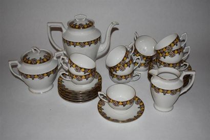 null LIMOGES
Porcelain TEA SERVICE
Includes twelve cups and saucer, teapot, pourer,...