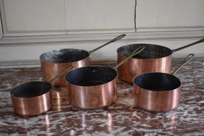 null FIVE CASSEROLES in tin-plated copper, 20th century