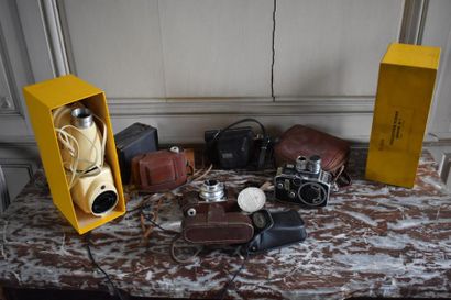 null LOT OF PHOTO EQUIPMENT, including a Kodak projector