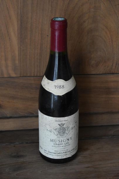 null UNE BOUTEILLE Musigny Grand Cru, 1988, Domaine Moine - Hudelot