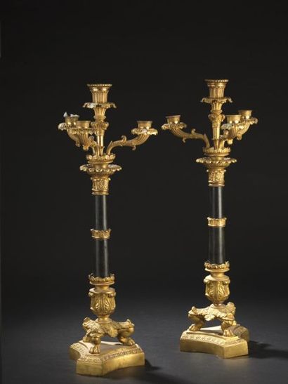 null Paire de candélabres à quatre lumières en bronze ciselé et doré, vers 1840
Le...