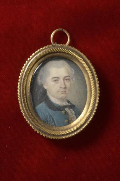 null École FRANÇAISE vers 1750
Portrait d'homme en habit bleu.
Gouache.
3,4 x 2,8...