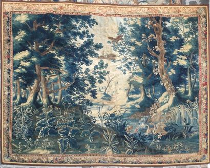 null AUDENARDE, early 18th century
Tapestry greenery
Decorated with animals in perspective....