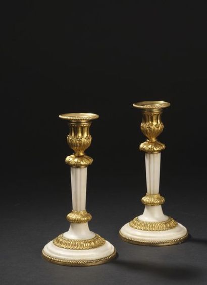 null Pair of torches in white marble and chased and gilded bronze, late Louis XVI...