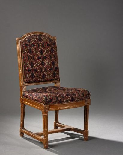 null Chaise en bois mouluré, sculpté et relaqué d’époque Louis XVI
À dossier plat,...