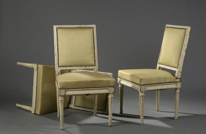 null Suite de trois chaises en bois mouluré et sculpté attribuées Georges Jacob d'époque...