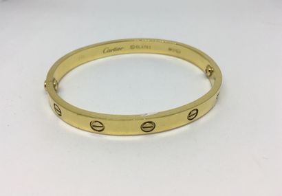 null 
CARTIER




Yellow gold bracelet, Love model.




Marked and numbered.

Size:...