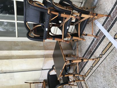 null 
MAISON DRUCKER 




4 fauteuils noirs en bambou et garniture en plastique tressé...