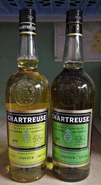 null CHARTREUSE 1 bouteille de jaune et 1 verte - 2 bouteilles