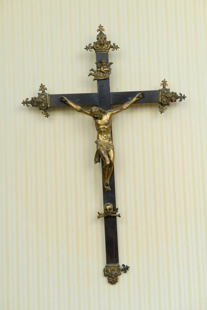  Christ en croix en bronze, fin XVIIe-début...