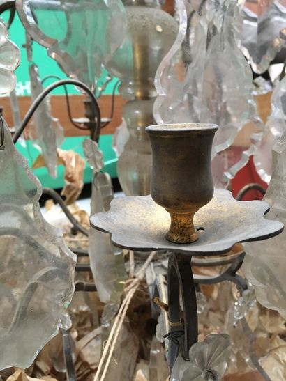 null Important lustre cage à neuf lumières en bronze et cristal, style XVIIIe siècle...