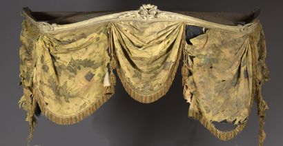null Ciel de lit en bois mouluré et sculpté d'époque Louis XV

À décor de feuilles...