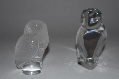 null LALIQUE France et BACCARAT, deux oiseaux en cristal

H. 9 / 10,5 cm

Accide...