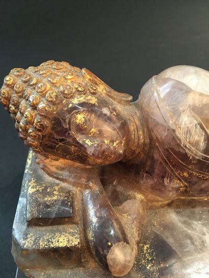 null Statuette de bouddha en quartz

Chine, XXe siècle

Représenté couché sur le...