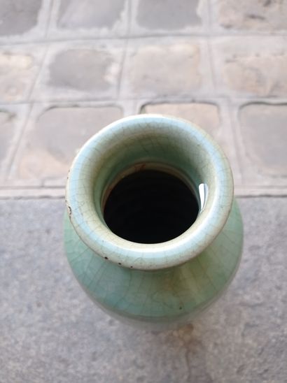 null Vase en grès à glaçure céladon Chine, Longquan, XVe, XVIe siècle

Balustre,...