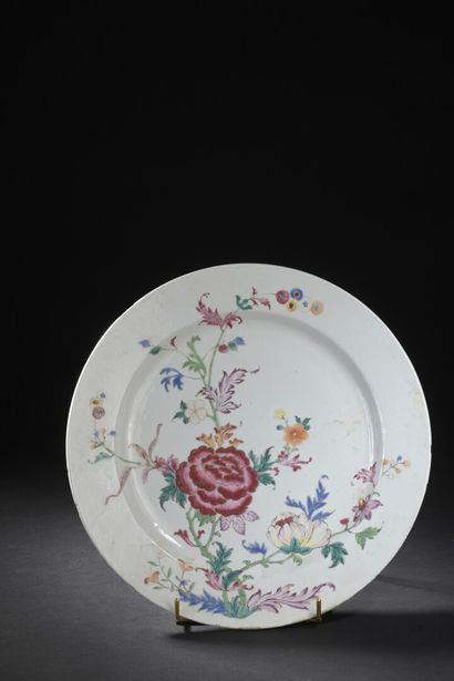 Plat en porcelaine famille rose

Chine, XVIIIe...
