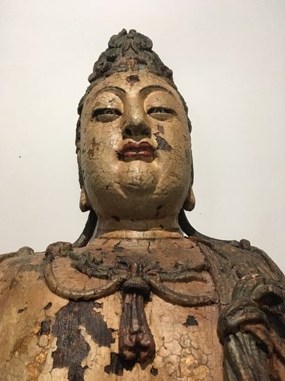 null Grande sculpture de Bodhisattva Guanyin en bois laqué

Chine, début du XXe siècle

Représentée...