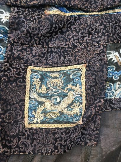 null Robe d'été de cérémonie Chaopao en gaze noire brodée et tissée

Chine, XIXe...