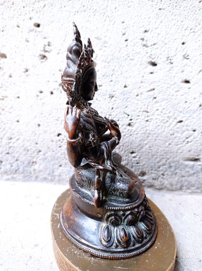 null Statuette d'Avalokitesvara en bronze

Chine, XVIIIe / XIXe siècle

Représenté...