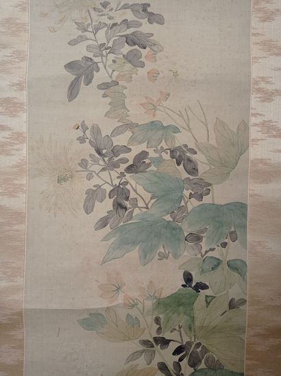 null Peinture en rouleau à l'encre et couleur sur soie

Chine, XIXe siècle

À décor...