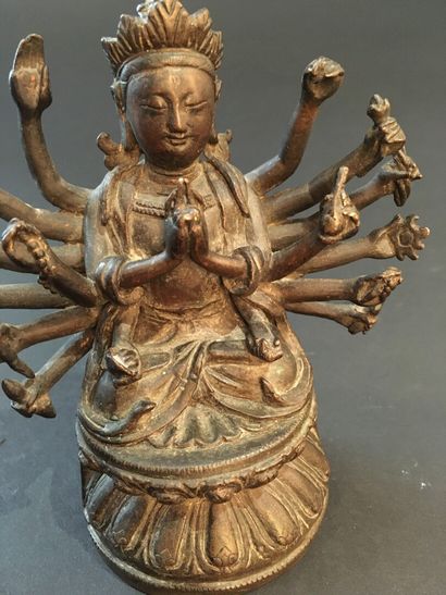 null Deux statuettes en bronze

Chine et Tibet, XIXe et XVIIe siècle

La première...