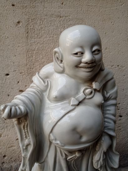 null Statuette de budai en porcelaine blanc de

Chine

Chine, XXe siècle

Debout...