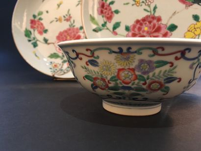 null Bol en porcelaine doucai

Chine, XXe siècle

À décor d'arrangements floraux...