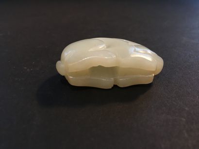 null Pendentif en jade céladon pâle sculpté

Chine

En forme de lapin.

L. 4 cm
