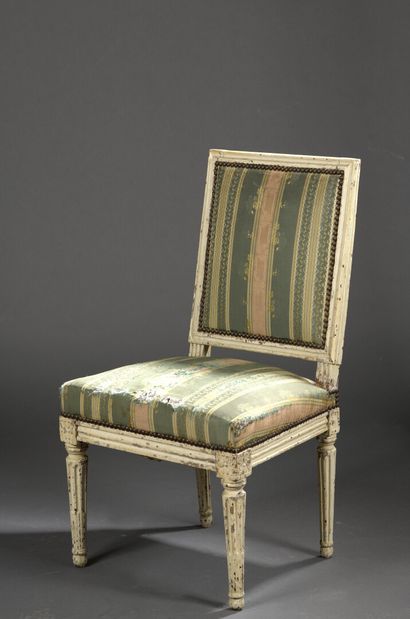 null Louis XVI period moulded and carved wood and lacquered flat back chair

Square...