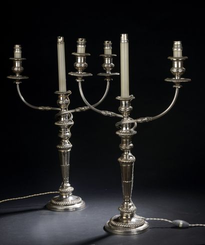 null Pair of silver plated candelabras, England, late 19th century

With two arms...